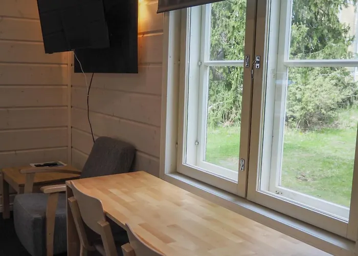 Laensi-suomen Opisto * Huittinen